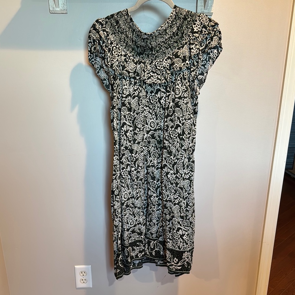 LOFT Green and Cream Sheath Dress with Flutter Cap Sleeves